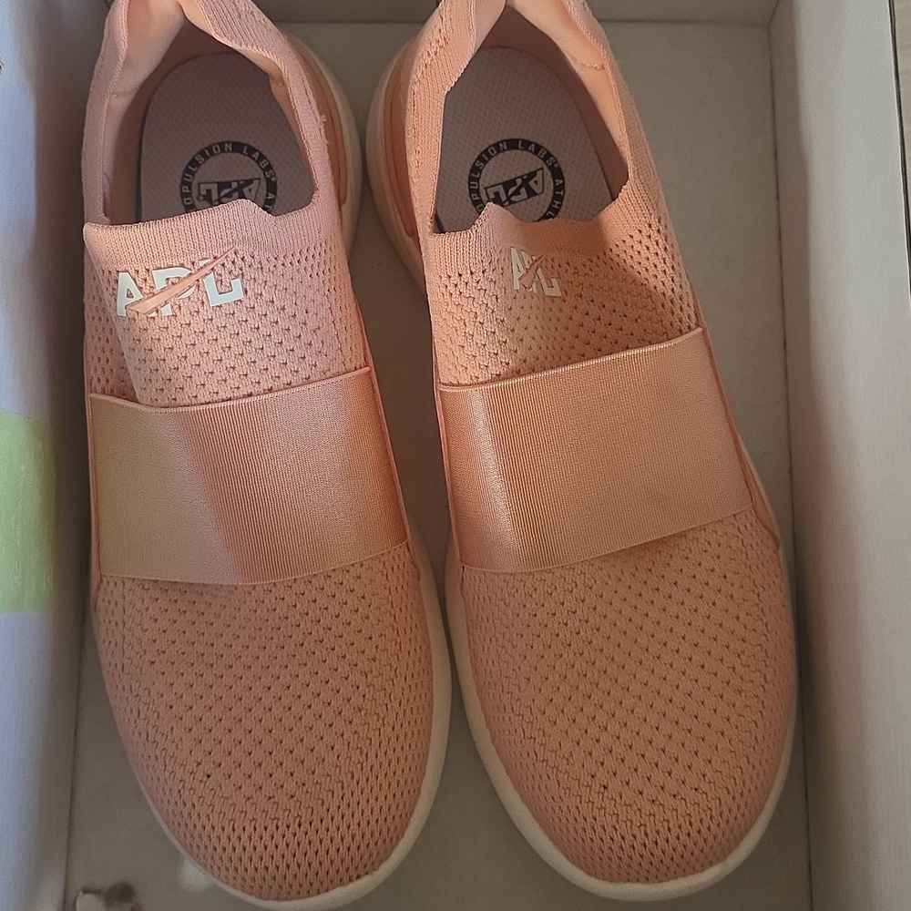 Brand New APL Womens Techloom Bliss Size 7.5 blush/ivory - Picture 4 of 10